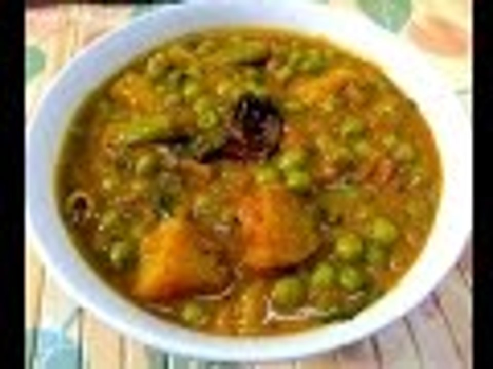 Aloo Mutter | Potato Peas Curry | Indian Main Course Recipe