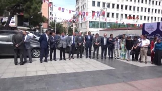 Manisa Valisi Bektaş, Yeni Görev Yeri Rize'ye Uğurlandı