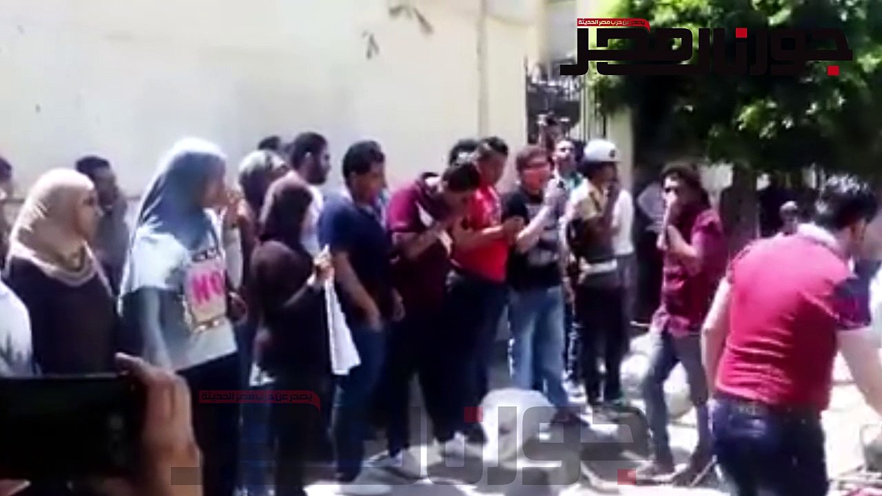 طلاب الثانوية العامة يطالبون بإقالة الوزير