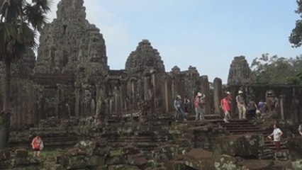 Download Video: Descubren ciudades del imperio Jemer sepultadas en la jungla de Camboya