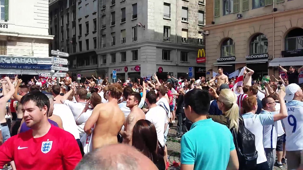 Conférence de presse après les violences des hooligans à Marseille