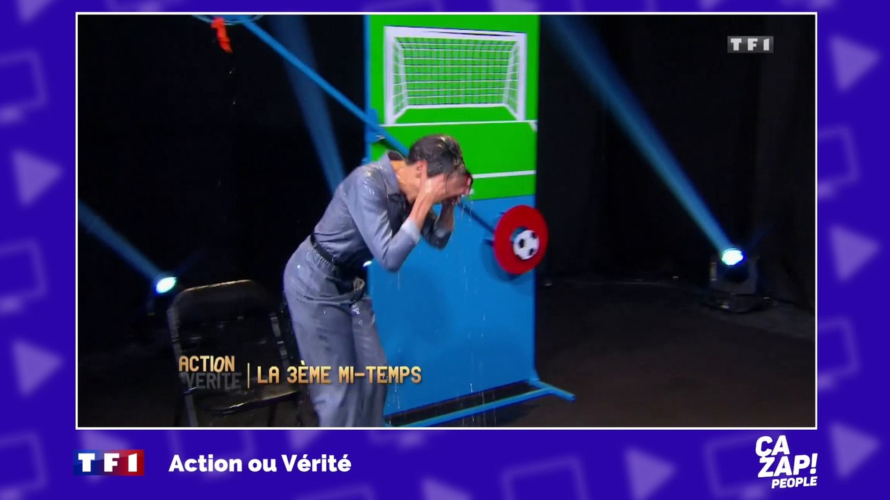 Alessandra Sublet se prend un seau d'eau sur la tête !