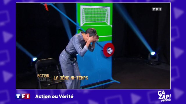 Alessandra Sublet se prend un seau d'eau sur la tête !