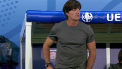 Descargar video: L'entraineur allemand Joachim Löw aime sentir ses doigts