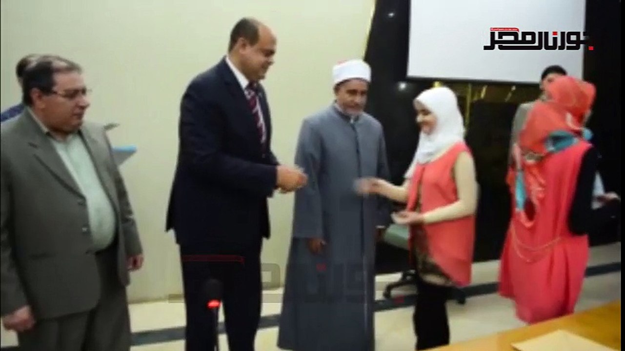محافظ مطروح يكرم أوائل الشهادتين الابتدائية والإعدادية الأزهرية