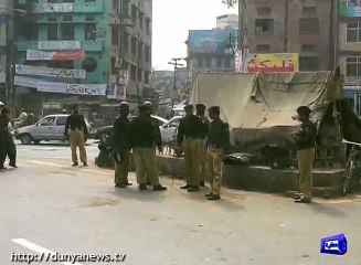 Lahore- SHO keeps father, her two minor daughters under arrest