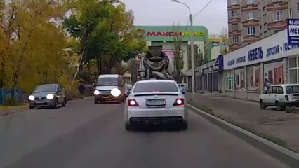 камаз провалился подземлю