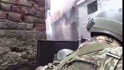 ŞANLI ASKERLERİMİZ HAİNLERİ YAKALARKEN İZLEYİN !!!!