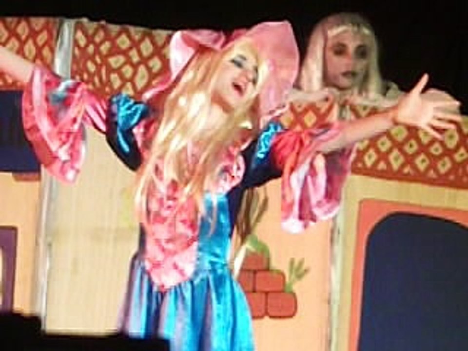 Noche de luna con gatos: Tania cantando recuerdo(memory)