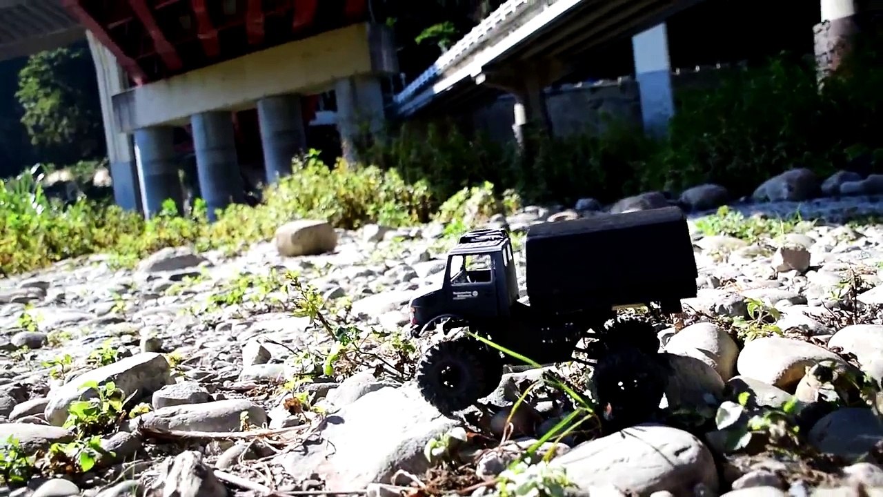 UNIMOG 1300l 1/24 miniqlo RC