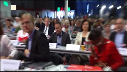 Защитнице Путина- заехали тортом в лицо