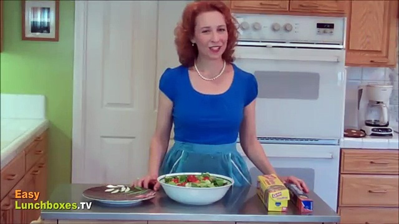 Food Storage Fun!: Kitchen Tips and Tricks with Plastic Wrap and Aluminum Foil