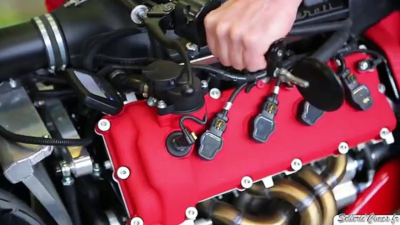 A criação do francês Lazareth  uma mota com motor Maserati V8!