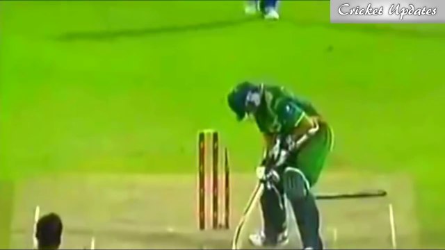 Best Destructive Pace Bowling in Cricket ● Stumps Broken ● Stumps Flying in Air ●