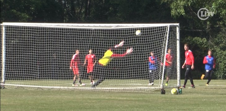 No ângulo! Luiz Araújo faz três golaços e é destaque em treino do São Paulo