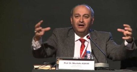 Profesör, "Namaz Kılmayan Hayvandır" Sözünden Dolayı Özür Diledi