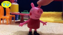 Peppa pig poops or candy toys playground playset play doh свинка пеппа new episode