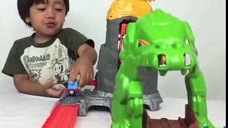 Thomas and Friends NEW TAKE N PLAY Daring Dragon Drop unboxing playtime with Minions Ryan ToysRevi 2