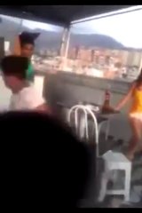 queria dançar com a novinha e levou da velhinha