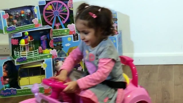 Peppa Pig Giant Egg Surprise Peppa Pig Toys Giant Surprise Eggs Unboxing + Kinder Surprise