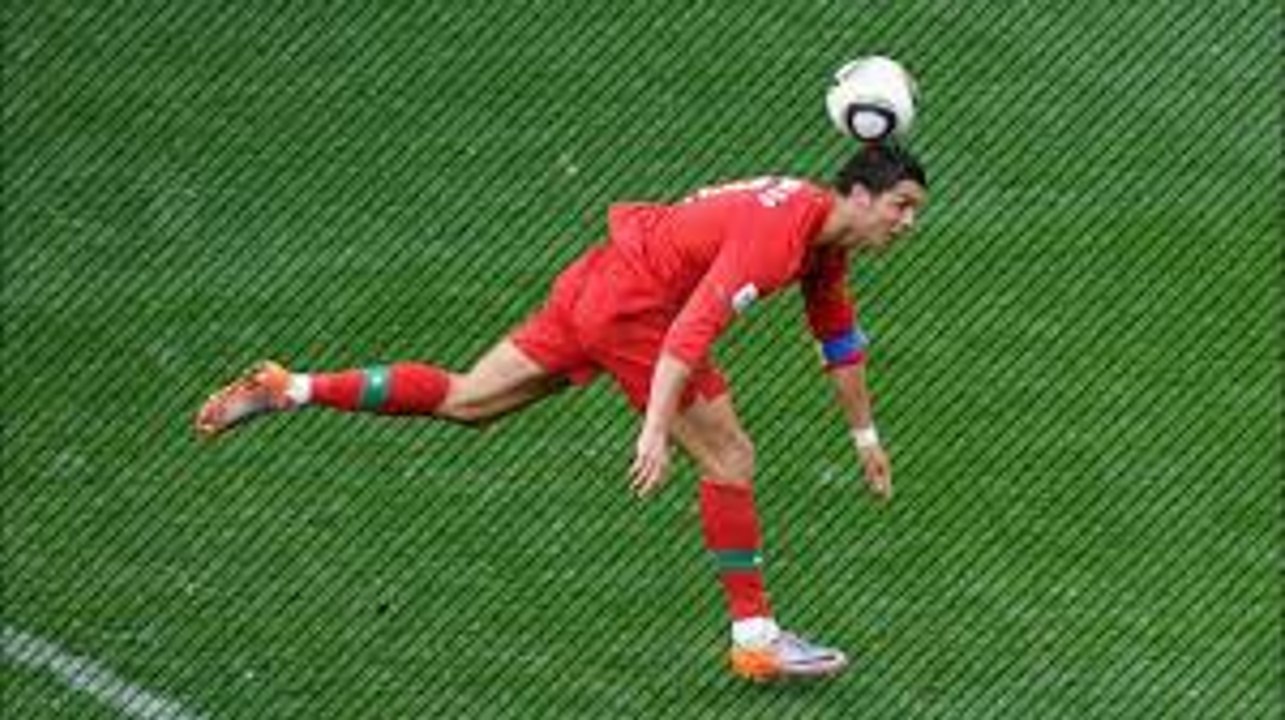 Top 10 funny Football Goals