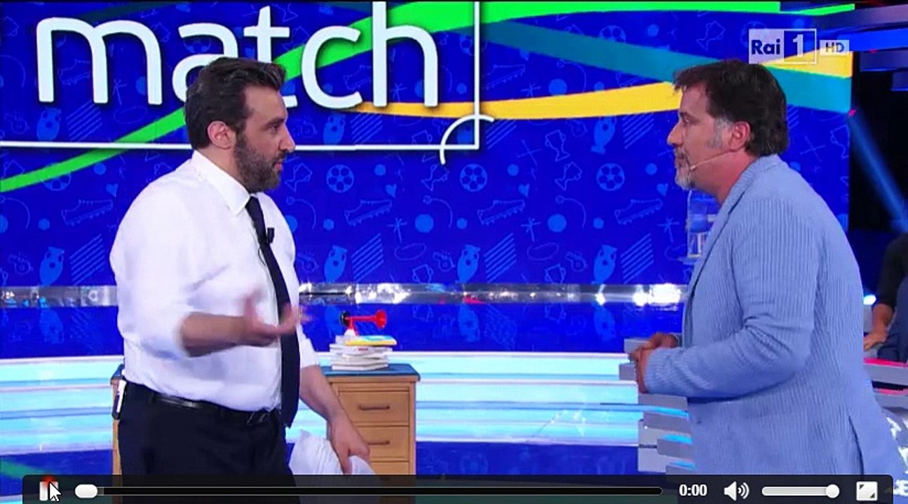 Flavio Insinna e le gag di Dario Cassini - 2° puntata de "Il Grande Match" - 11/06/2016