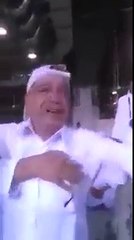 Mirical of ALLAH.A blind man gets is eyes light after says pray in Makkah Mukarma