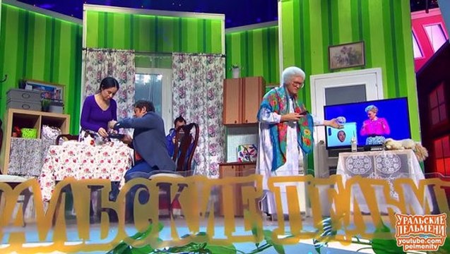 У меня крутейшая бабушка, а эта бабушка-параноик )) Смеялся до слёз!