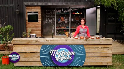 Komşuköy / Mutfağın Şefleri- Aylin Yazıcıoğlu - Çilekli Vanilyalı Milföy