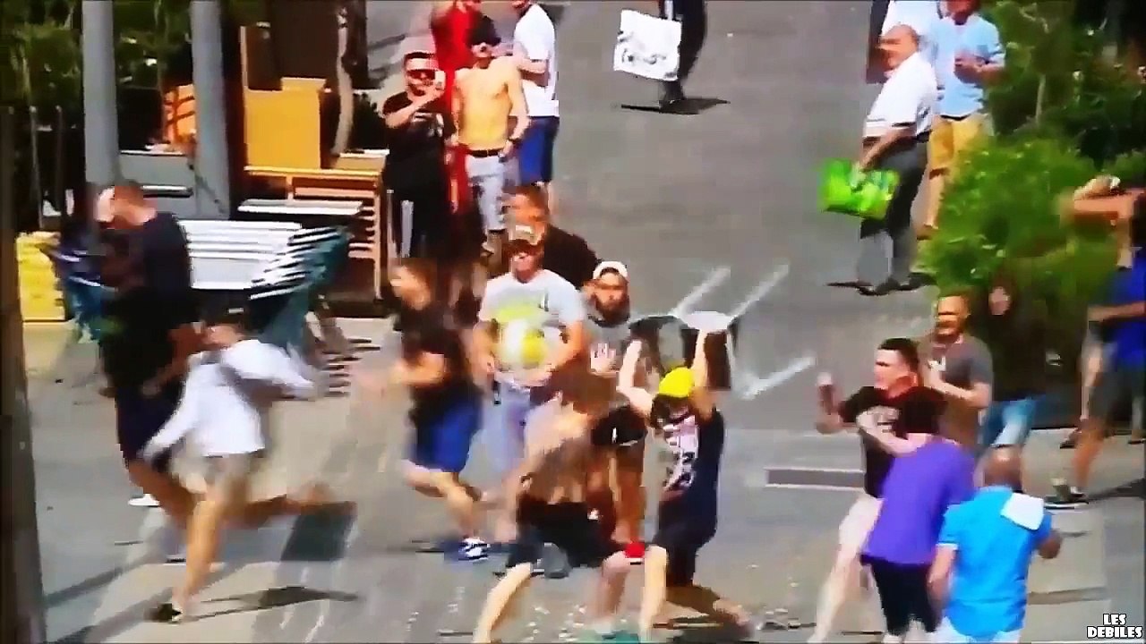 L'affrontement des Hooligans Russes VS Anglais - Euro 2016