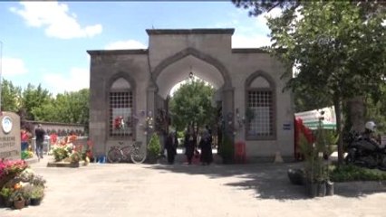 Mevlana'nın Hocasına Ramazanda Yoğun İlgi