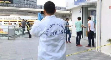 Esenyurt'ta Silahlı ve Kasklı 3 Kişi Banka Soydu