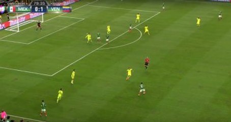 Meksikalı Corona'nın, Venezuela'ya Attığı Gol Geceye Damgasını Vurdu