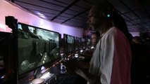 Snoop Dogg Smokes a Blunt While Playing Battlefield 1 E3 2016 Live