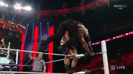 One Versus All - 30 Man Royal Rumble Match - WWE World Heavyweight Championship_HDTVRip_clip2