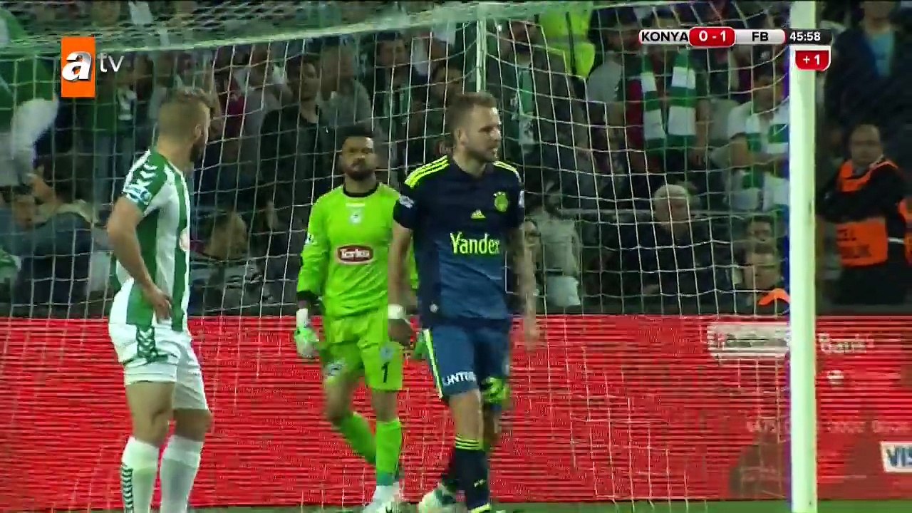Incroyable coup franc de Luis Nani (Fenerbahçe)