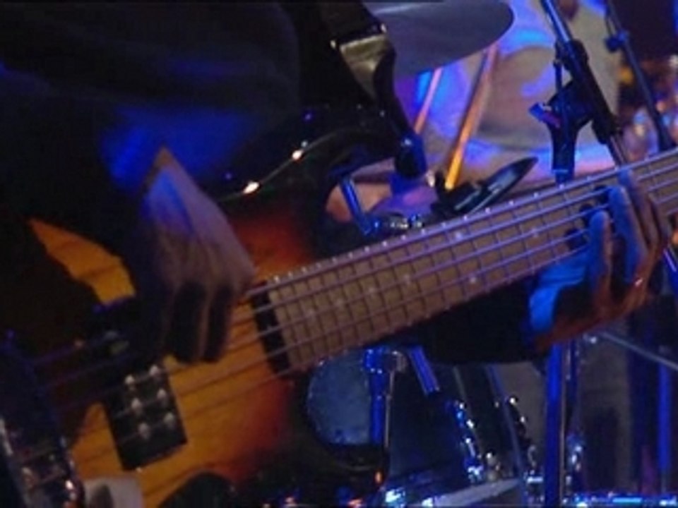 Amy Winehouse - Stronger Than Me  Live (2003)