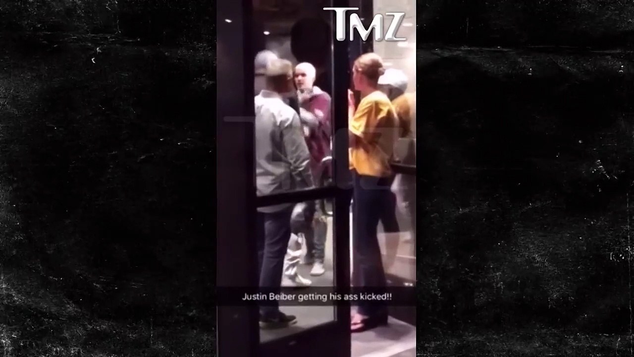 Justin Bieber se fait envoyer au tapis par un homme bien plus gros que lui.