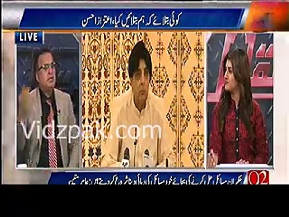 Inko 64 saal ki umer mai bhi smjh nahi arahi :- Rauf Klasra again bashes Imran khan & also gives him piece of advice