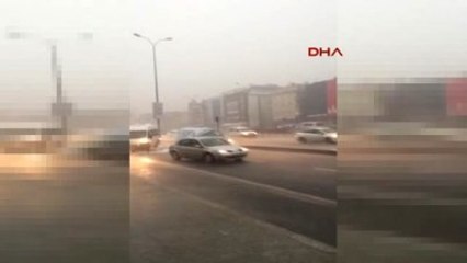 İstanbul'u Kara Bulutlar Sardı; Sağanak Yağmur Başladı