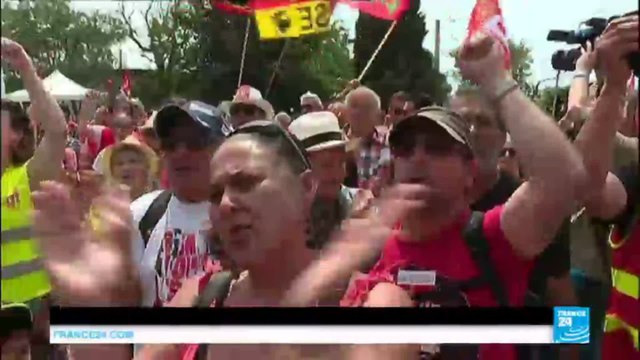 France strikes: Thousands expected on streets against labour reforms