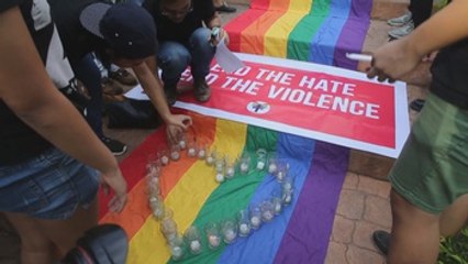 Скачать видео: Singapur y Filipinas homenajean a los muertos de Orlando