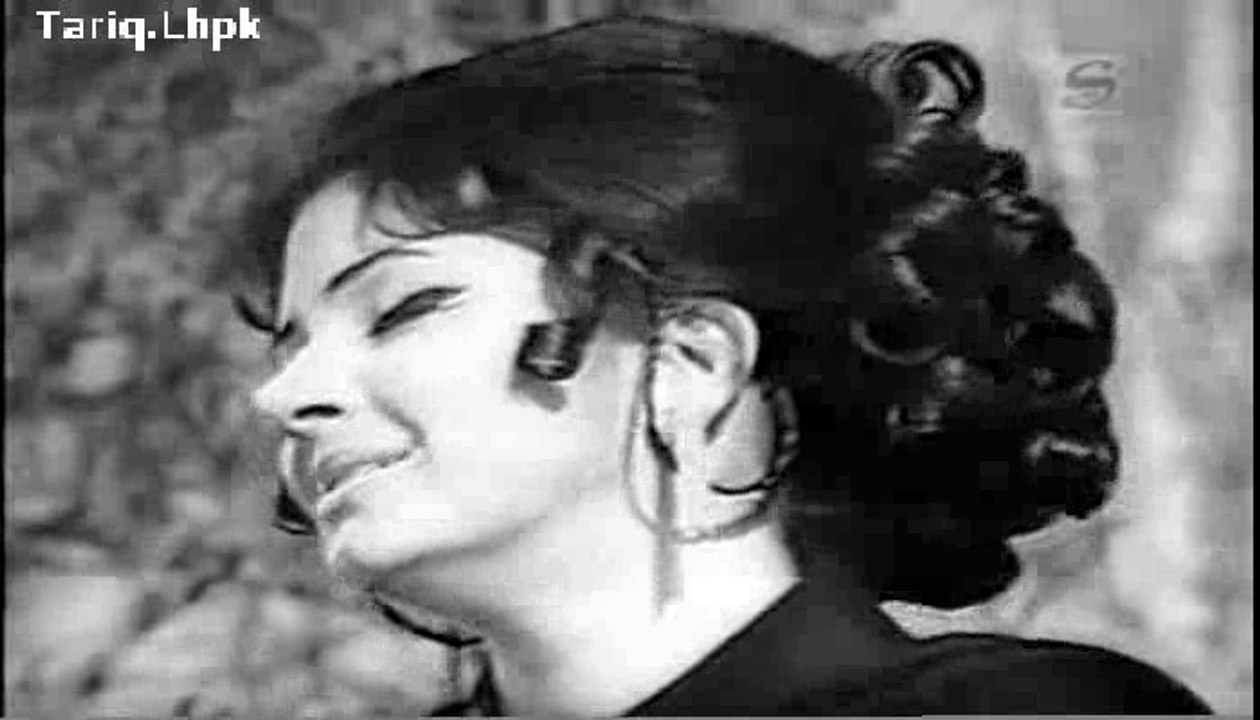 Muj sa tuj ko chahnay wala iss duniya main koi aur ho=1971