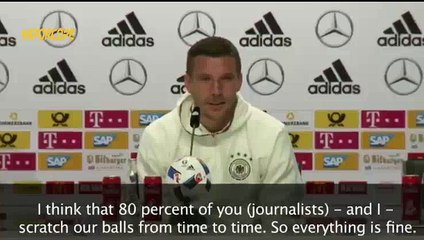 Podolski'nin Löw'ün hareketleri hakkındaki yorumu: "%80'imiz ara ara testislerimizi kaşıyoruz. Sıkıntı yok."