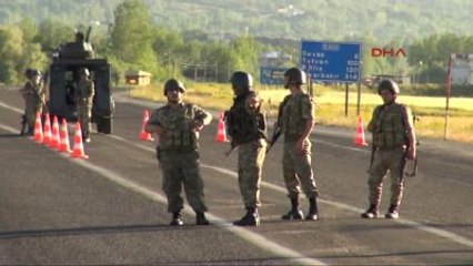 Van Gevaş'ta Polis Aracına Bombalı Tuzak 6 Yaralı 1-