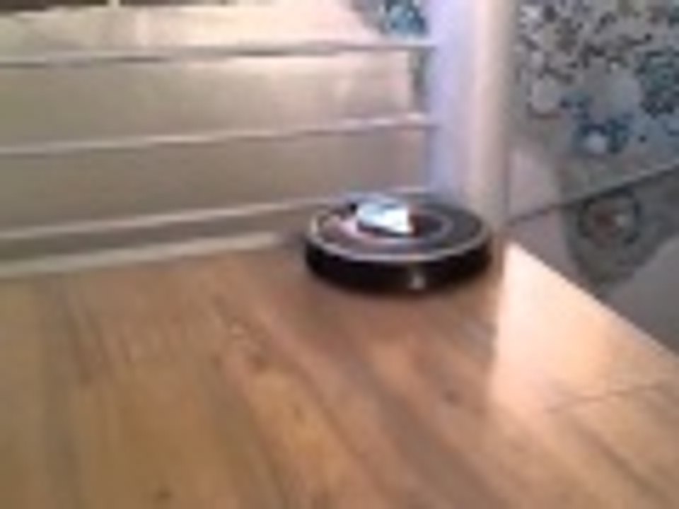 IRobot Roomba 780 Cliff sensors stair avoidance Demo