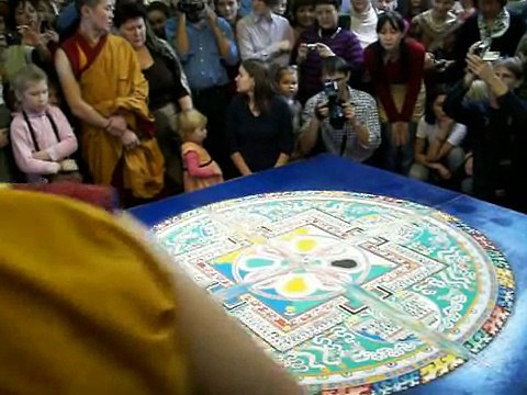 Разрушение мандалы 10.mov