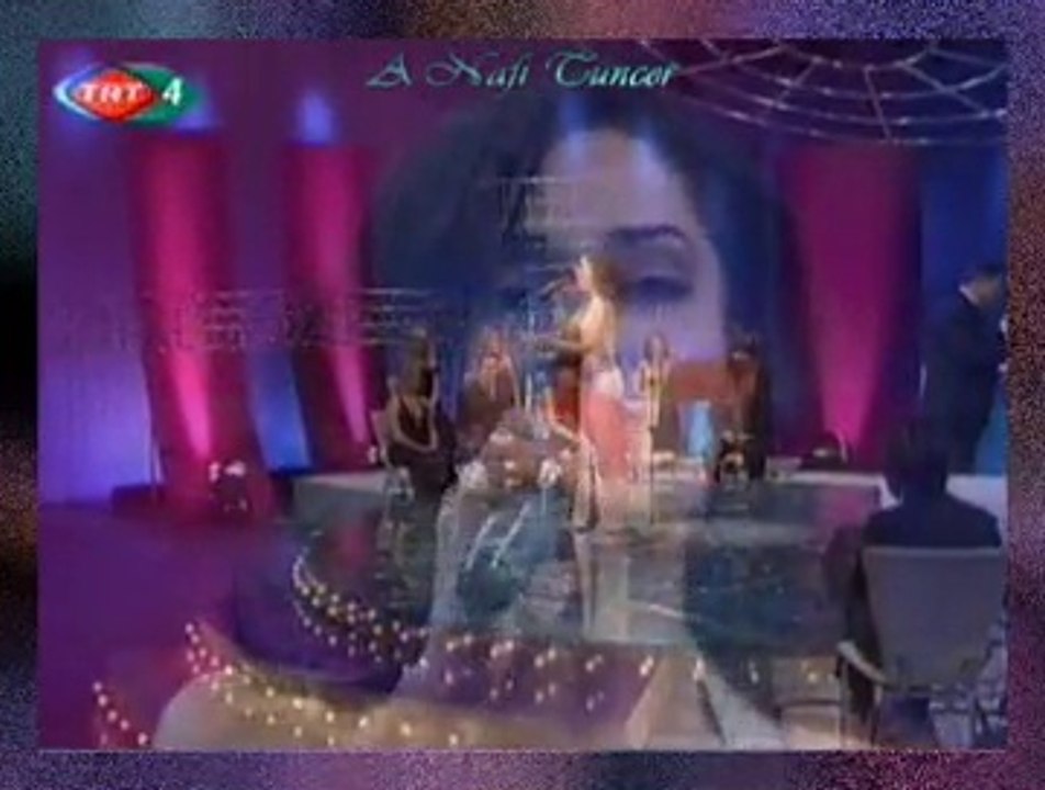 Semra Karakuş Gönlümde açmadan solan bir gülsün