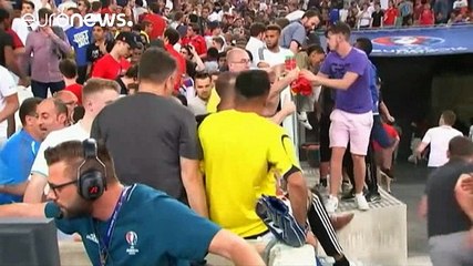 УЕФА наказал российскую сборную, а французская полиция болельщиков