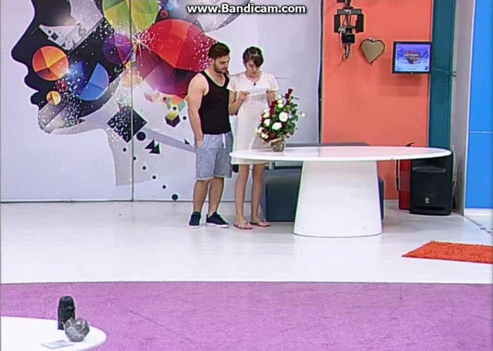 Adriana si Valentin primesc flori 14.06.2016 mpfm 5